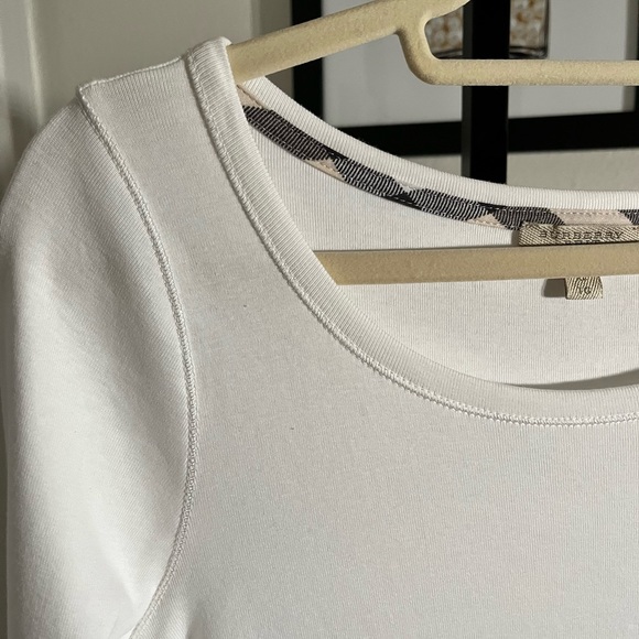 BURBERRY BRIT PRE-LOVED AUTHENTIC WHITE SIGNATURE DESIGN SCOOP NECK TOP - Picture 15 of 17